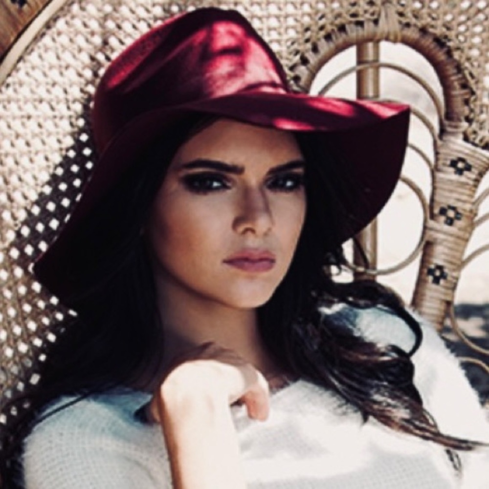 NWT. NEVER WORN Kendall & Kylie Flat Brim Felt Hat